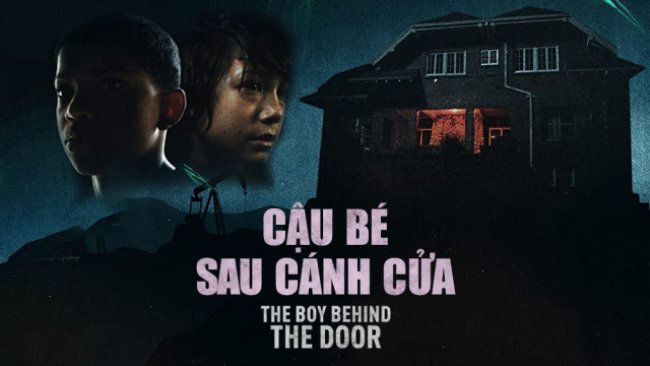 Cậu Bé Sau Cánh Cửa